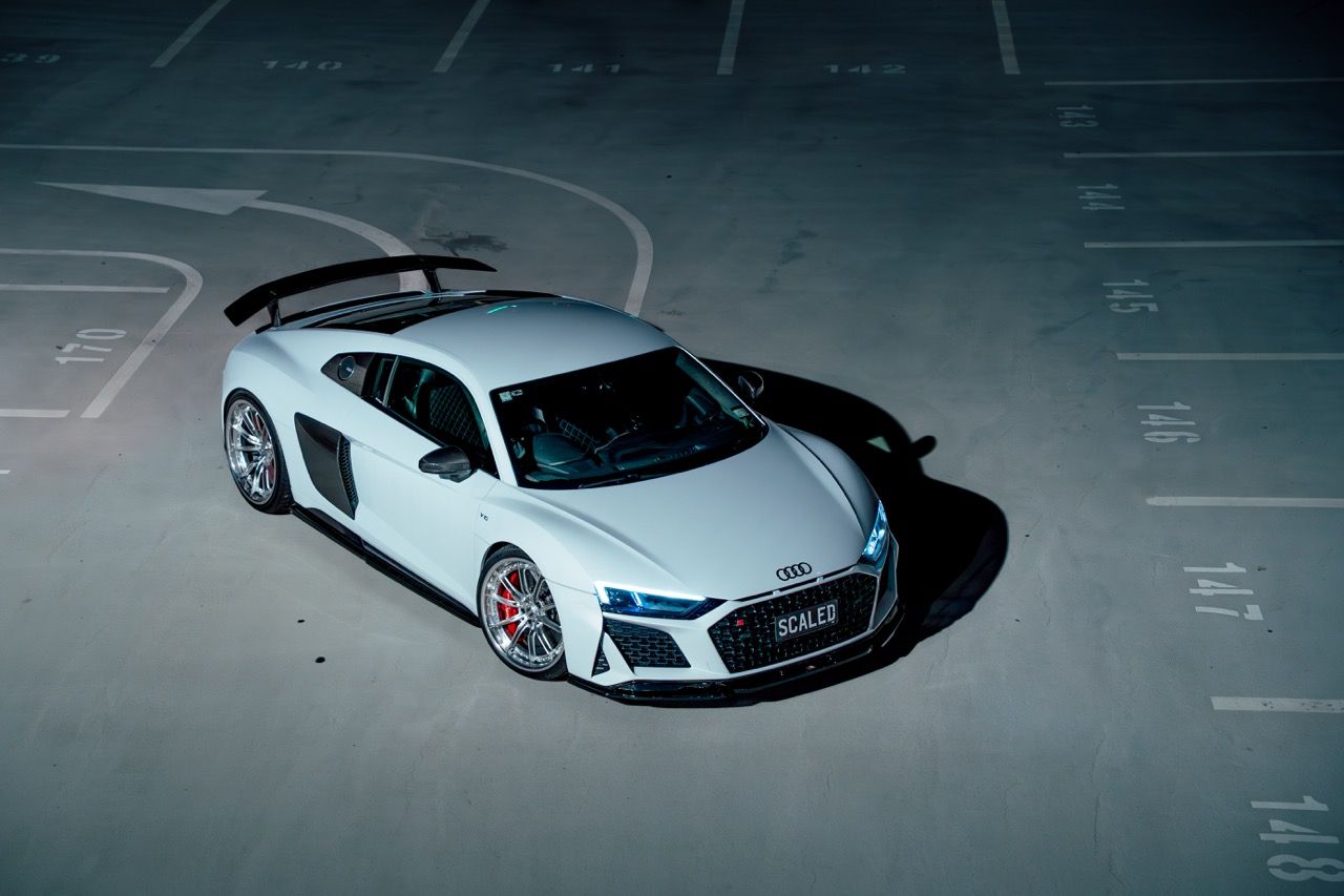 Gen 3 Audi R8 with Motivo Forged CS-M custom wheels in gloss brushed clear face and gloss polished clear lip side view