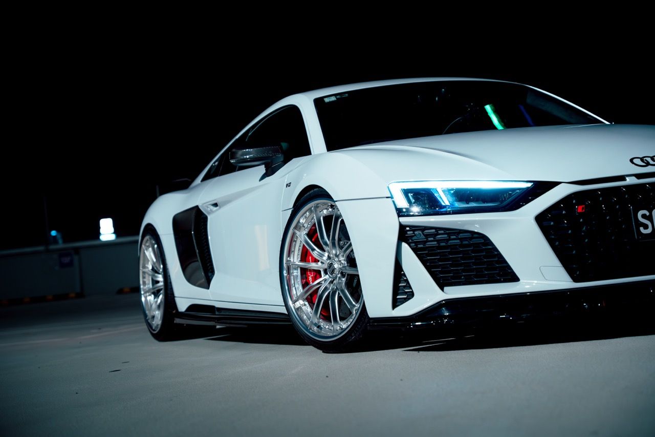 Gen 3 Audi R8 with Motivo Forged CS-M custom wheels in gloss brushed clear face and gloss polished clear lip side view