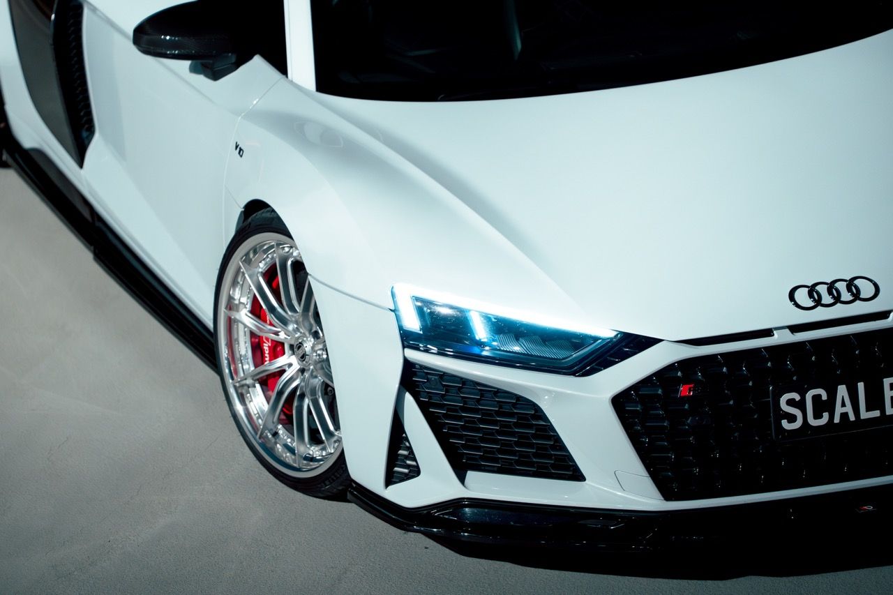 Gen 3 Audi R8 with Motivo Forged CS-M custom wheels in gloss brushed clear face and gloss polished clear lip side view