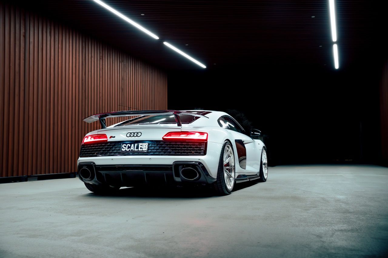 Gen 3 Audi R8 with Motivo Forged CS-M custom wheels in gloss brushed clear face and gloss polished clear lip side view