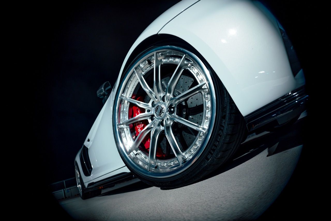 Gen 3 Audi R8 with Motivo Forged CS-M custom wheels in gloss brushed clear face and gloss polished clear lip side view