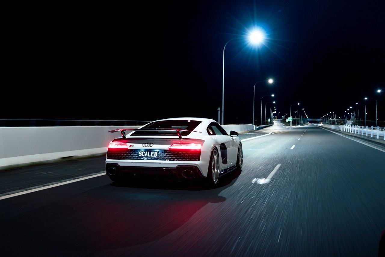 Gen 3 Audi R8 with Motivo Forged CS-M custom wheels in gloss brushed clear face and gloss polished clear lip side view