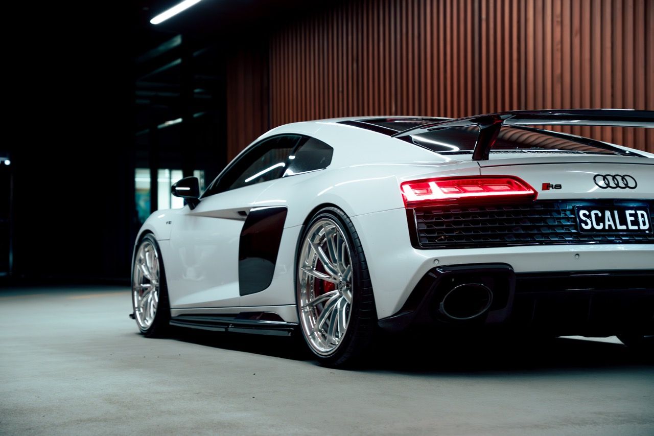Gen 3 Audi R8 with Motivo Forged CS-M custom wheels in gloss brushed clear face and gloss polished clear lip side view