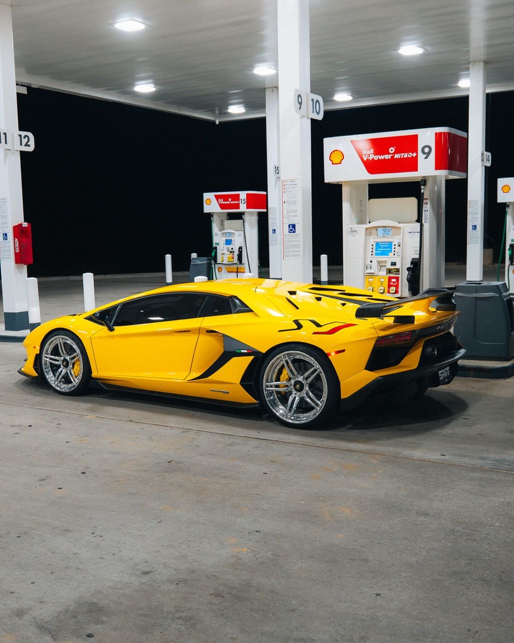 Lamborghini Aventador SVJ with Motivo Forged CS-Y custom wheels in gloss polished clear face and gloss polished clear lip rear view