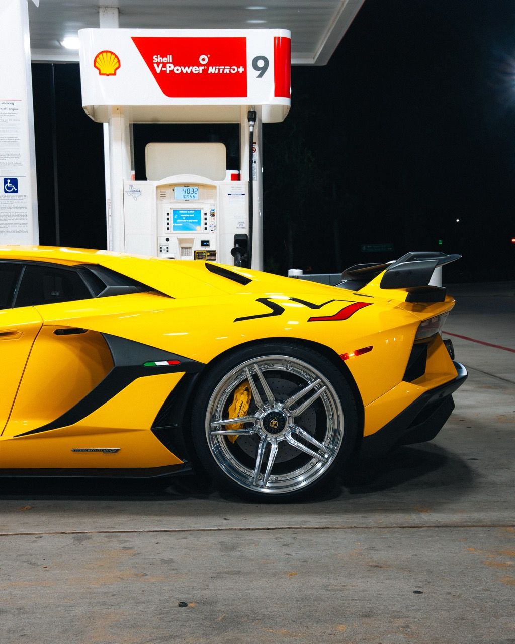 Lamborghini Aventador SVJ with Motivo Forged CS-Y custom wheels in gloss polished clear face and gloss polished clear lip rear wheel view