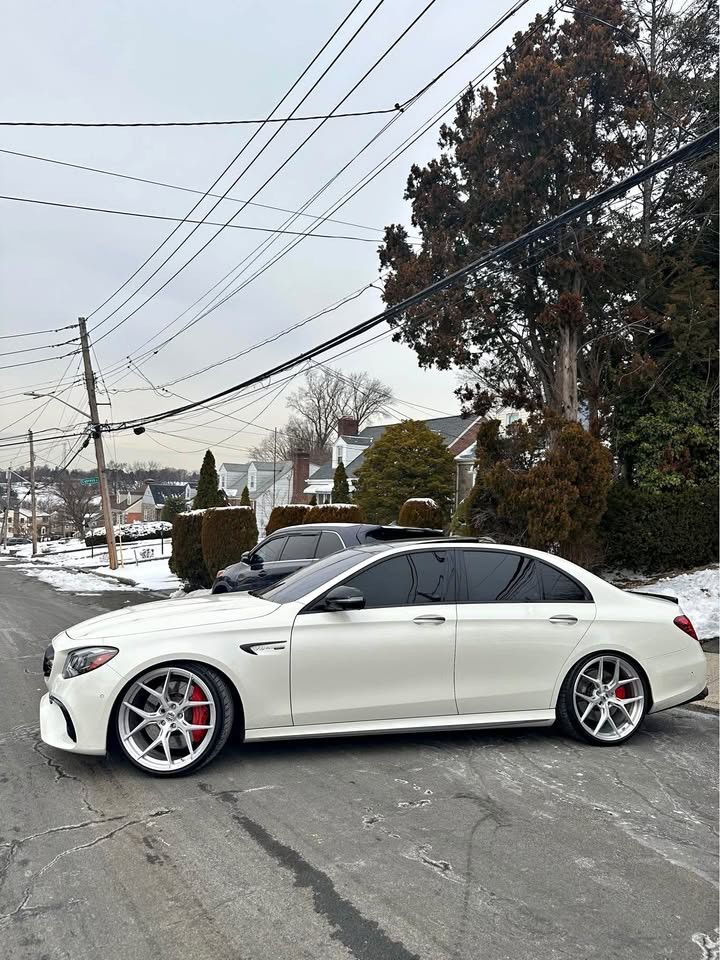Mercedes-Benz E63s with Motivo Forged MB-H custom wheels in gloss brushed clear finish side view