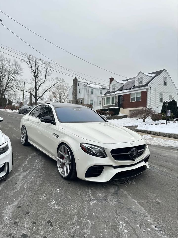 Mercedes-Benz E63s with Motivo Forged MB-H custom wheels in gloss brushed clear finish front side view