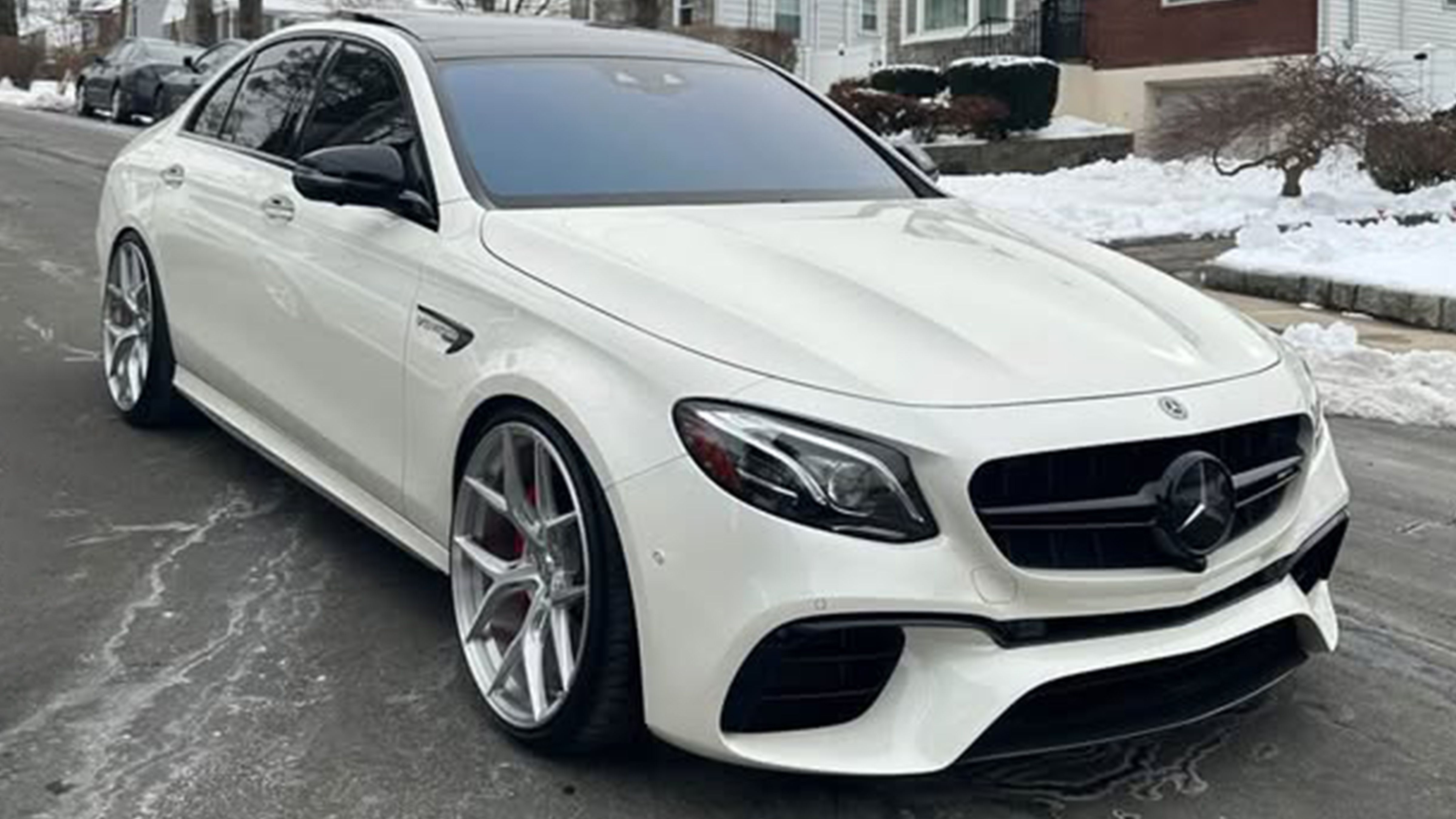Mercedes-Benz E63s with Motivo Forged MB-H custom wheels in gloss brushed clear finish side view