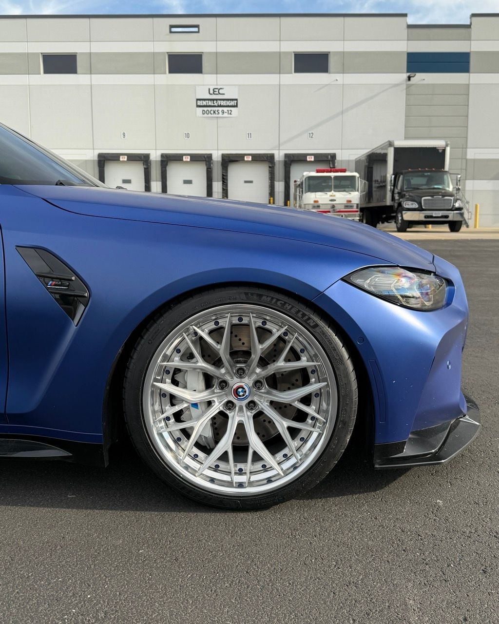 BMW M3 G80 with Motivo Forged CS-J custom wheels in gloss brushed clear face and gloss polished clear wheel view