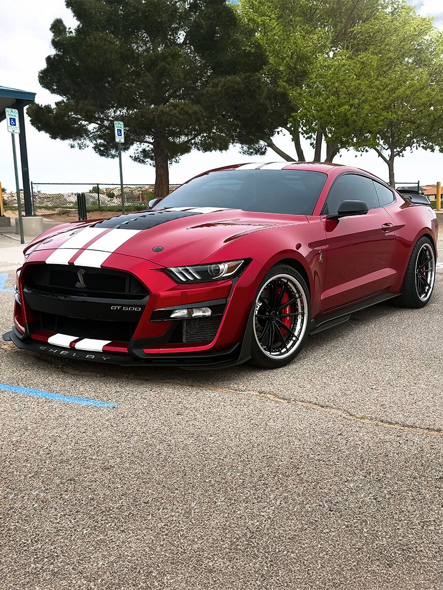 Ford Mustang GT500 with Motivo Forged CS-N custom wheels in gloss black face and gloss polished clear lip front side view