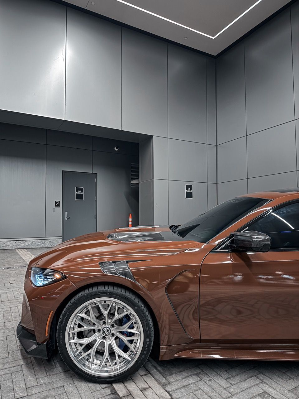 BMW M3 G80 with Motivo Forged CS-J custom wheels in gloss brushed clear face and gloss polished clear front view