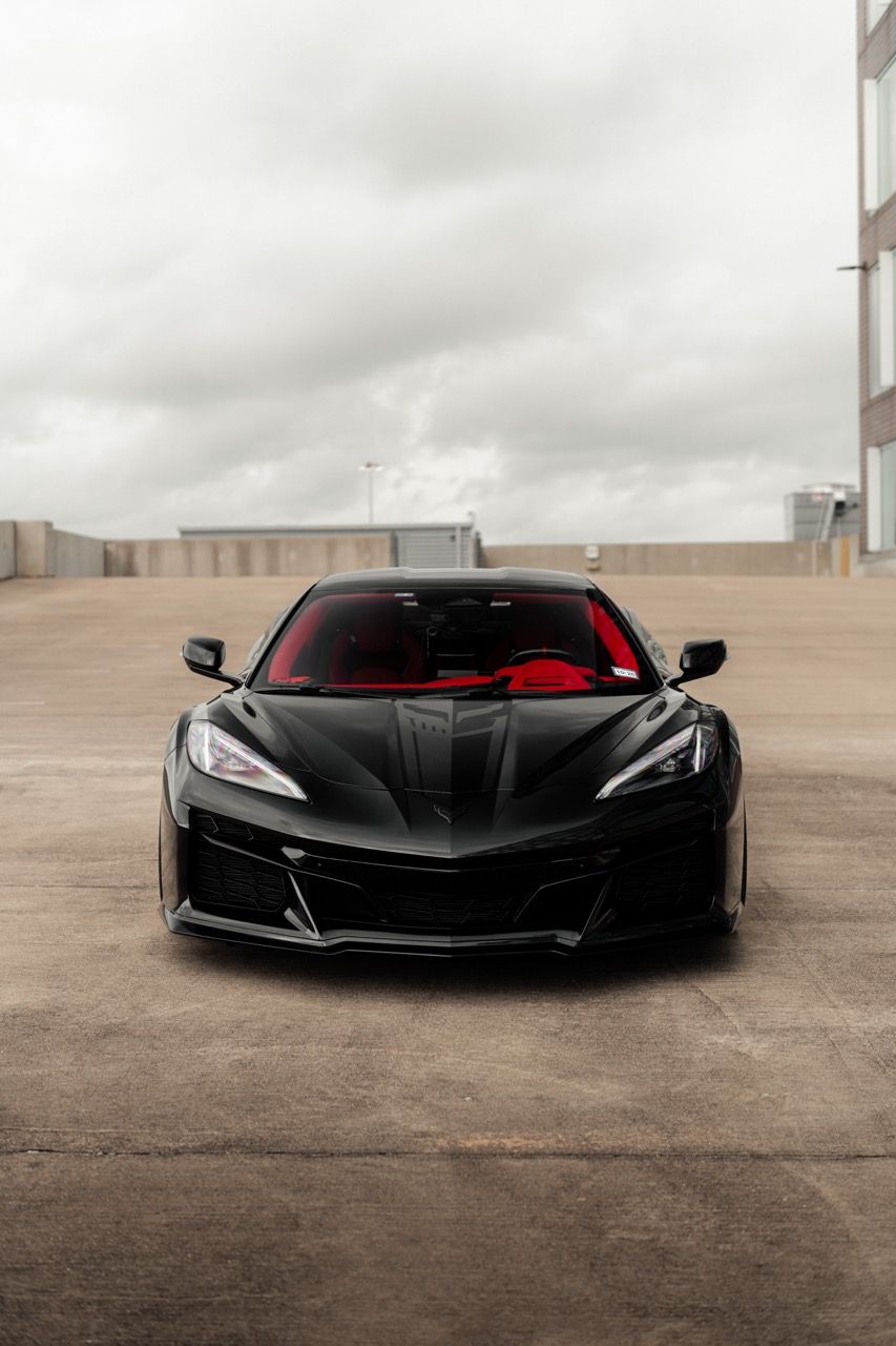 Chevy Corvette Z06 C8 z06cscwith Motivo Forged CS-C custom wheels in gloss polished clear face and brushed clear barrel side view