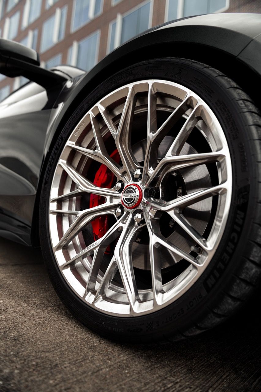 Chevy Corvette Z06 C8 z06cscwith Motivo Forged CS-C custom wheels in gloss polished clear face and brushed clear barrel side view
