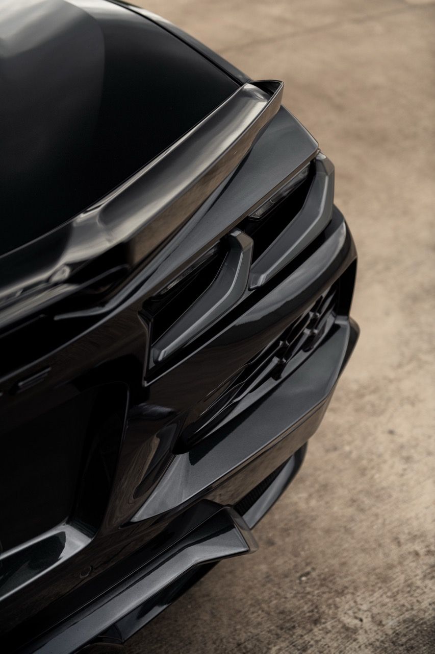 Chevy Corvette Z06 C8 z06cscwith Motivo Forged CS-C custom wheels in gloss polished clear face and brushed clear barrel side view