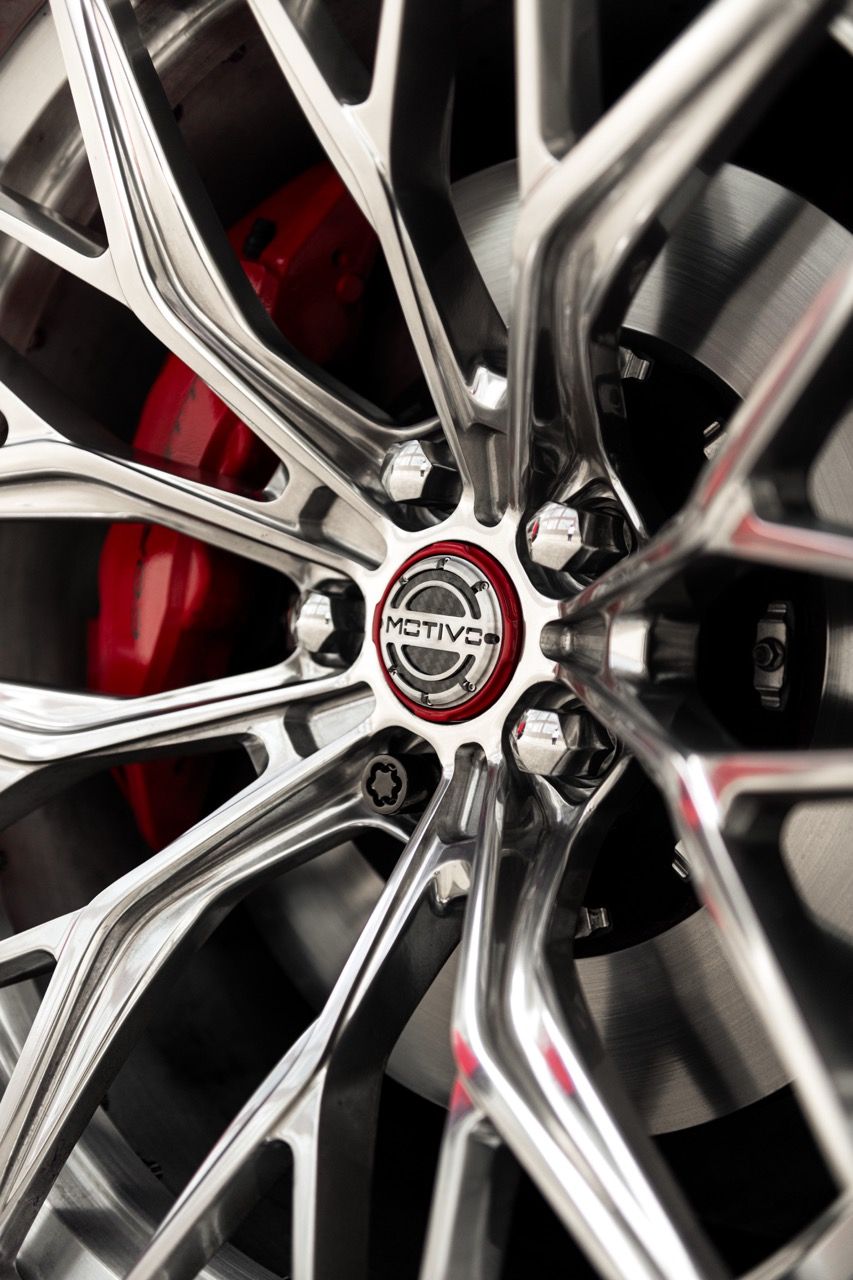 Chevy Corvette Z06 C8 z06cscwith Motivo Forged CS-C custom wheels in gloss polished clear face and brushed clear barrel side view