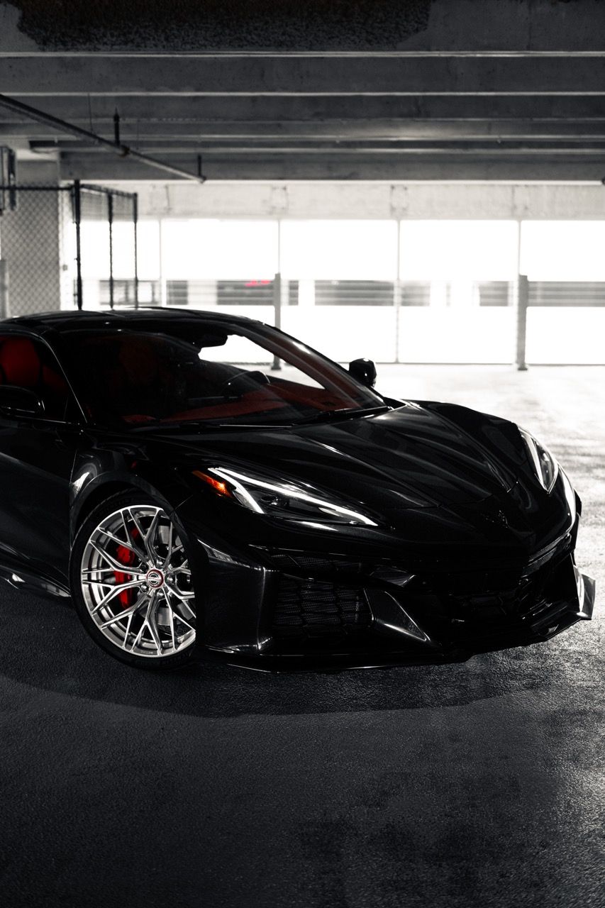 Chevy Corvette Z06 C8 z06cscwith Motivo Forged CS-C custom wheels in gloss polished clear face and brushed clear barrel side view