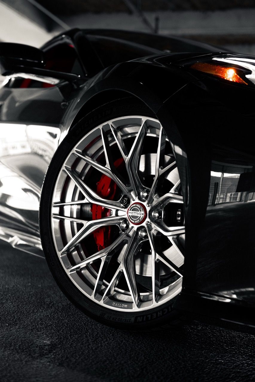 Chevy Corvette Z06 C8 z06cscwith Motivo Forged CS-C custom wheels in gloss polished clear face and brushed clear barrel side view