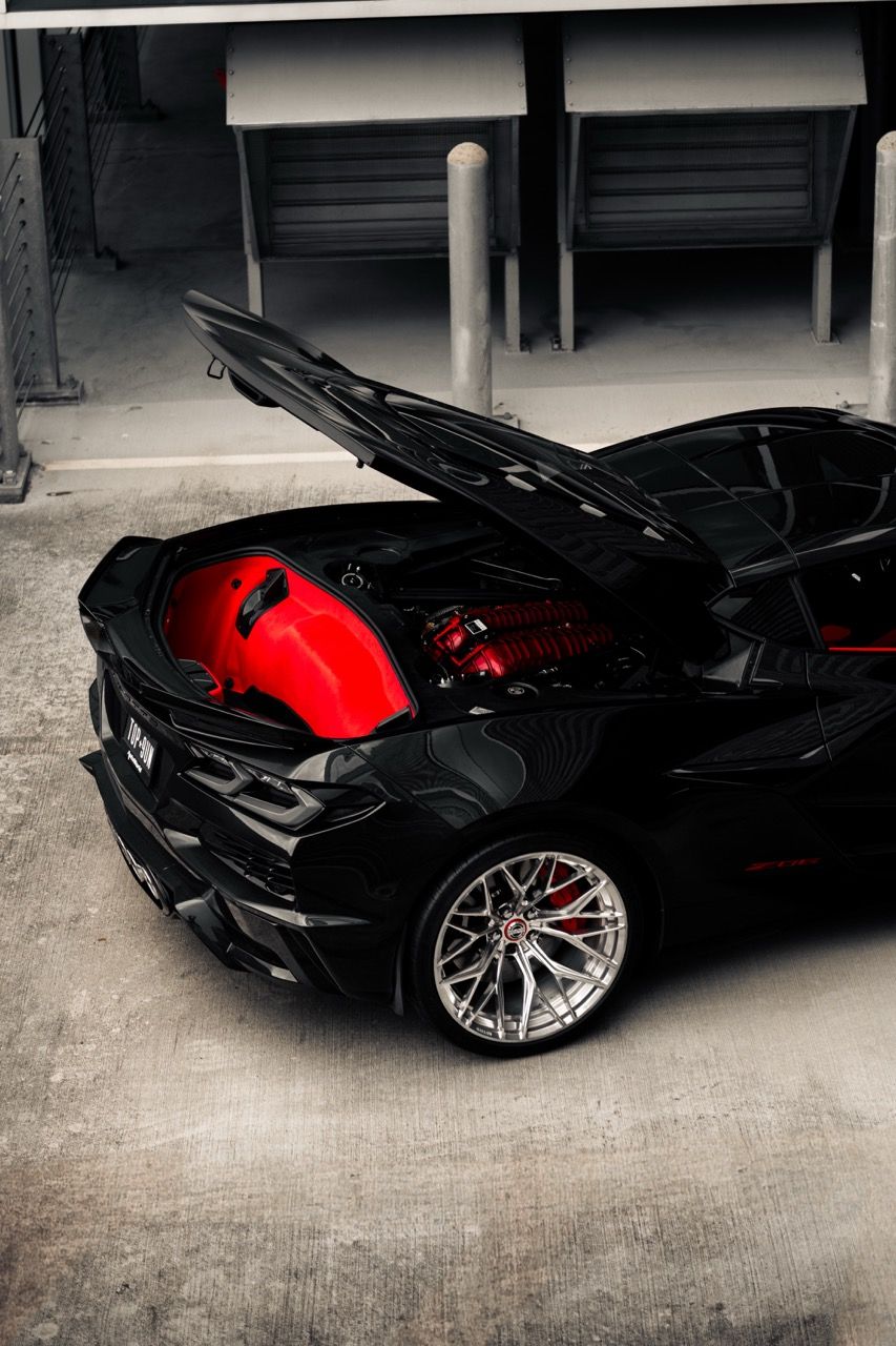 Chevy Corvette Z06 C8 z06cscwith Motivo Forged CS-C custom wheels in gloss polished clear face and brushed clear barrel side view