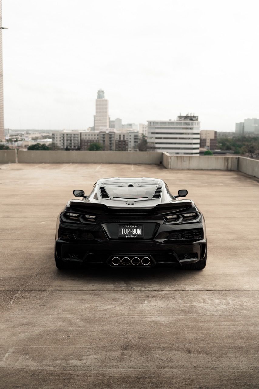 Chevy Corvette Z06 C8 z06cscwith Motivo Forged CS-C custom wheels in gloss polished clear face and brushed clear barrel side view